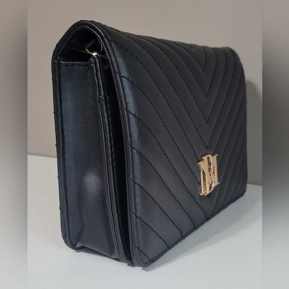 NWT Badgley Mischka Quilted Vegan Leather Crossbody Clutch - Picture 6 of 11